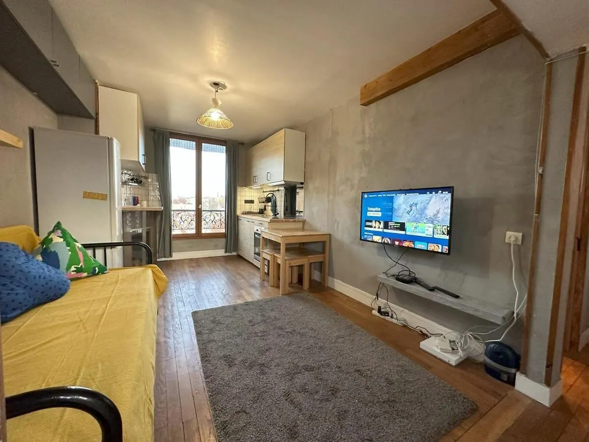 Appt 5Mins To Paris Gare De Lyon With Terrace Apartment Maisons-Alfort 0*,  France